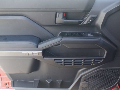 Used 2025 Toyota 4Runner TRD Off-Road Premium AWD/4WD image 29