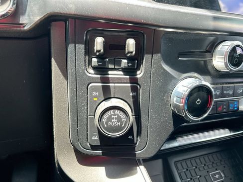 Used 2025 Ford F150 Lariat AWD/4WD image 35