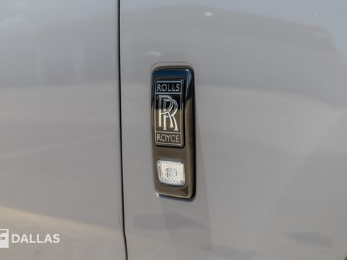Used 2022 Rolls-Royce Cullinan Black Badge w/ Dark Exterior Package AWD/4WD image 21