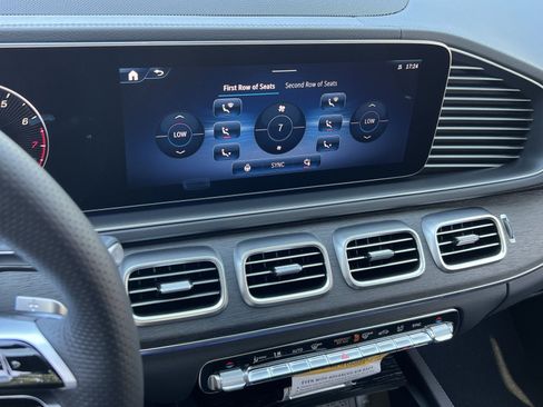 New 2026 Mercedes-Benz GLS 450 4MATIC image 26