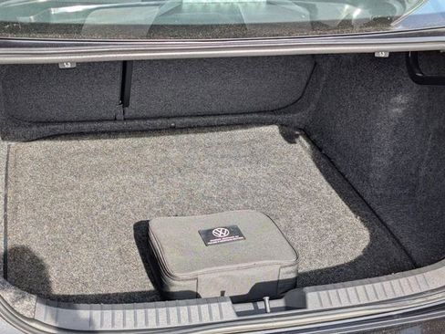 Used 2022 Volkswagen Jetta SE image 26