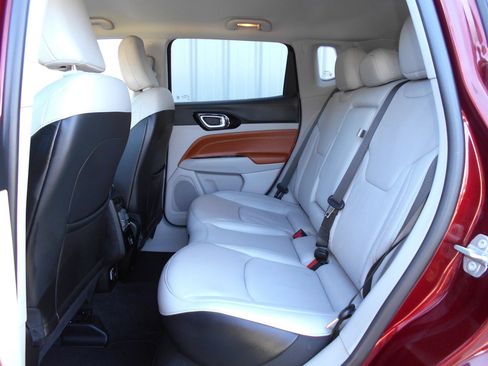 Certified 2022 Jeep Compass Limited AWD/4WD image 7