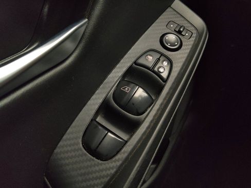 Used 2025 Nissan Sentra SV FWD image 27