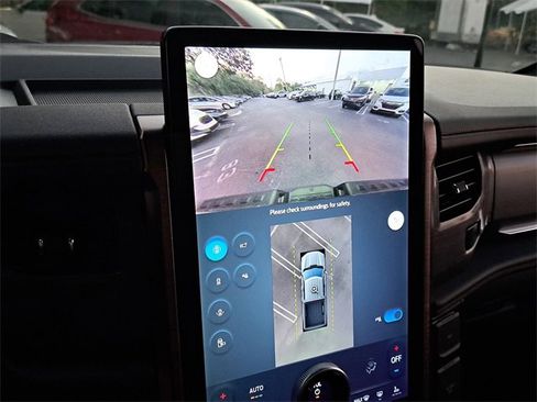 Used 2023 Ford F150 Lightning Lariat image 29