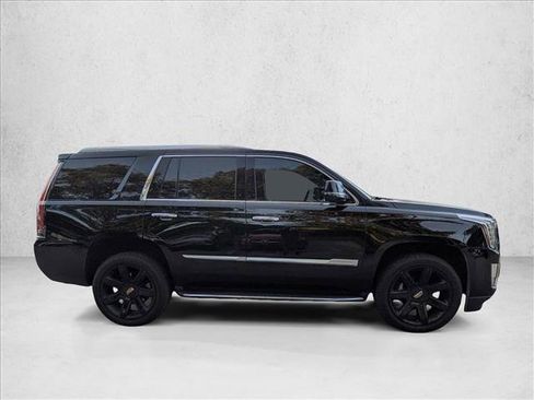 Used 2019 Cadillac Escalade Luxury RWD image 4