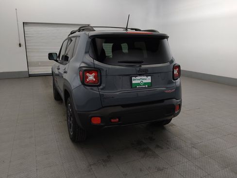 Used 2016 Jeep Renegade Trailhawk w/ Premium Trailhawk Package AWD/4WD image 6