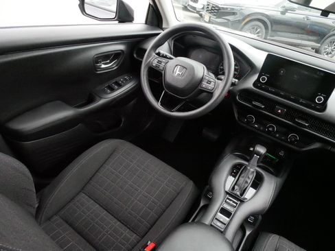 Certified 2023 Honda HR-V LX image 9