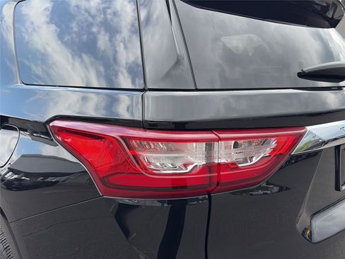 Used 2019 Chevrolet Traverse High Country AWD/4WD image 23