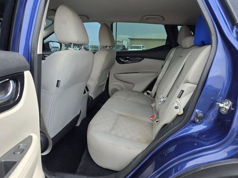 Used 2022 Nissan Rogue Sport SV FWD image 16