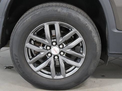 Used 2019 GMC Acadia SLT AWD/4WD image 12