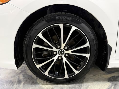 Used 2019 Toyota Camry SE image 26