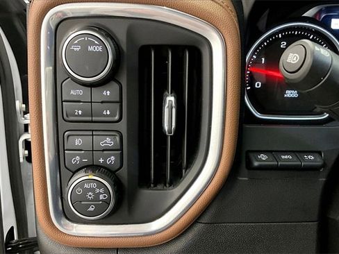 Used 2022 Chevrolet Silverado 2500 High Country image 37