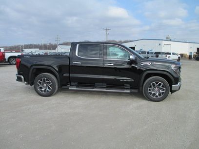 New 2026 GMC Sierra 1500 SLT w/ SLT Premium Package