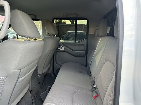 Used 2019 Nissan Frontier SV image 23