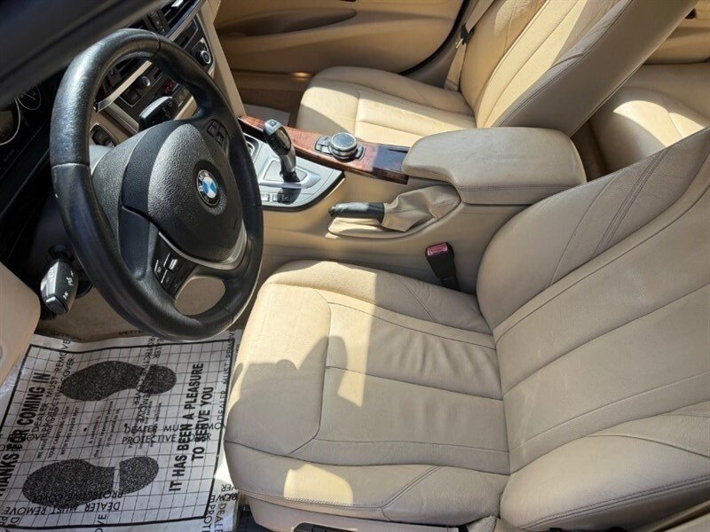 Used 2014 BMW 335i Sedan w/ Technology Package RWD image 14