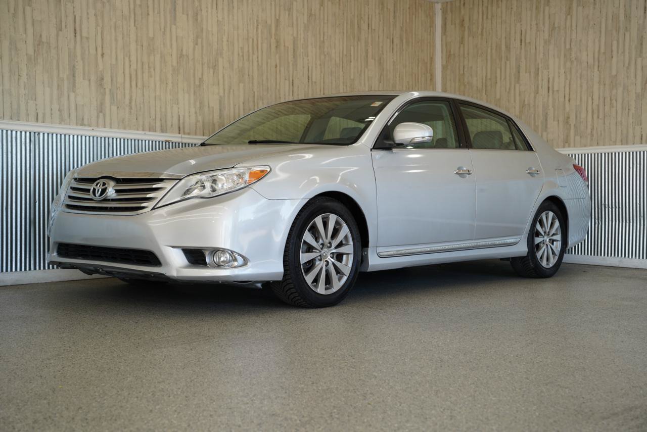 Used 2012 Toyota Avalon Limited FWD image 4
