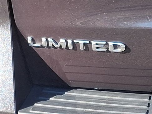 Used 2024 Ford Expedition Limited image 34