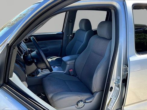 Used 2006 Toyota Tacoma PreRunner RWD image 18