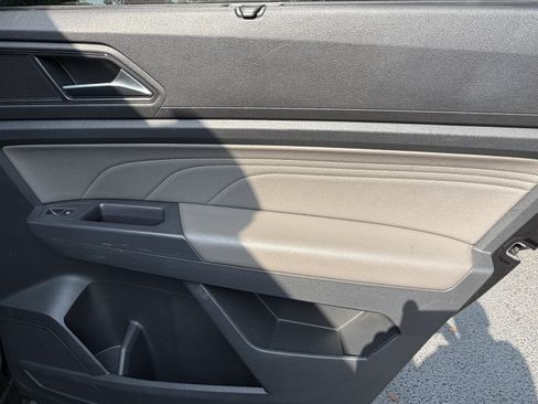Used 2021 Volkswagen Atlas SE w/ Panoramic Sunroof Package FWD image 38