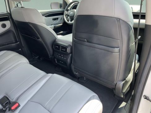 Used 2025 Honda Pilot EX-L image 15