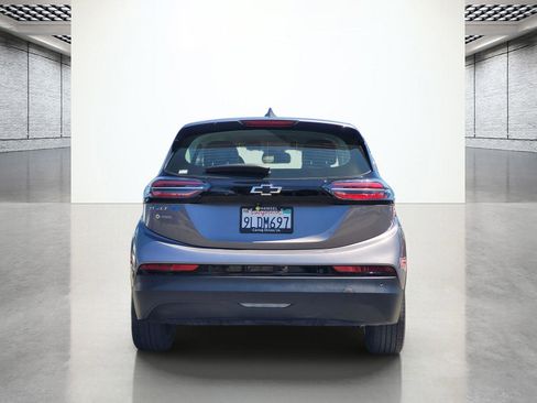 Used 2023 Chevrolet Bolt LT w/ Infotainment Package FWD image 7