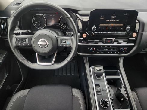 Used 2025 Nissan Pathfinder SV AWD/4WD image 26