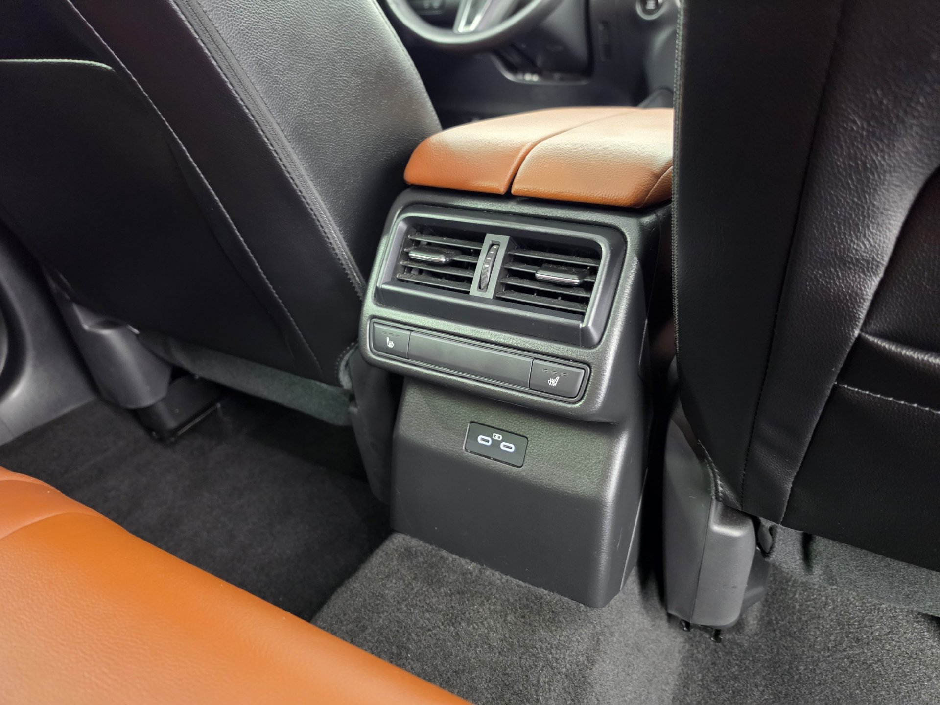 Used 2025 MAZDA CX-50 AWD 2.5 Turbo w/ Weather Package image 29