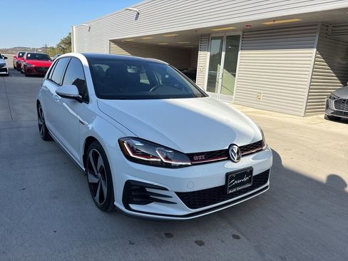 Used 2020 Volkswagen GTI SE image 3