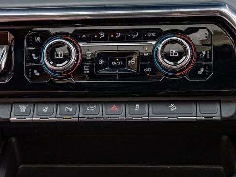 Used 2025 GMC Sierra 2500 Denali Ultimate image 27