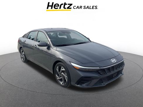 Used 2025 Hyundai Elantra SEL image 1