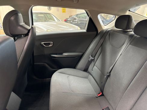 Used 2025 Kia K4 FWD image 38