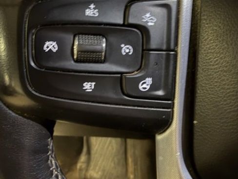 Used 2020 GMC Sierra 1500 SLT image 14