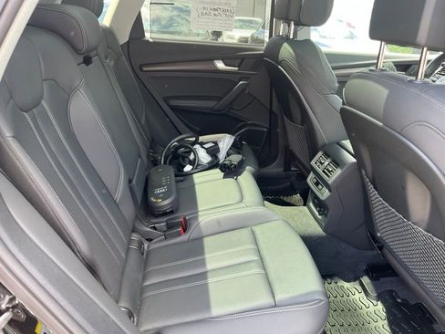 Used 2023 Audi Q5 e Premium Plus w/ Premium Plus Package AWD/4WD image 9