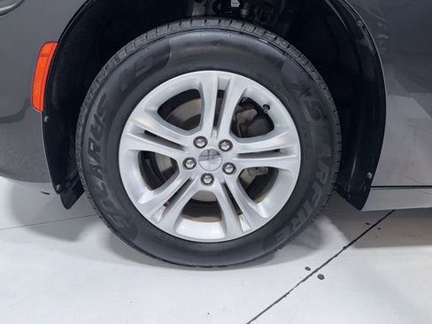 Used 2020 Dodge Charger SXT image 5