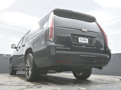 Used 2020 Cadillac Escalade ESV Platinum w/ Escalade Sport Edition AWD/4WD image 49