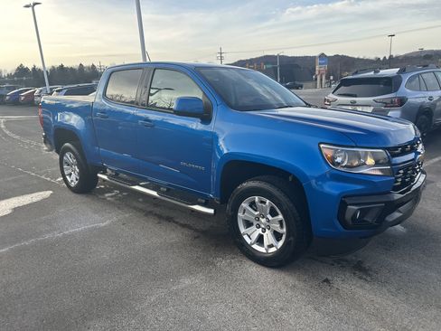 Used 2022 Chevrolet Colorado LT w/ LT Convenience Package image 3