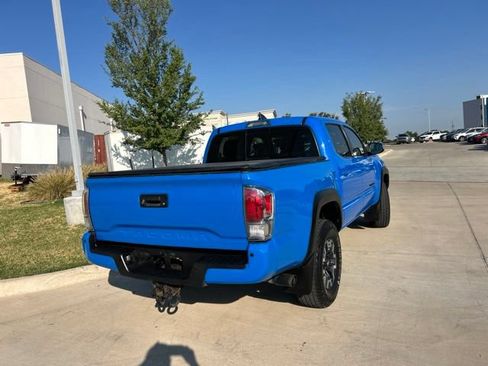Used 2020 Toyota Tacoma TRD Off-Road w/ Technology Package AWD/4WD image 3