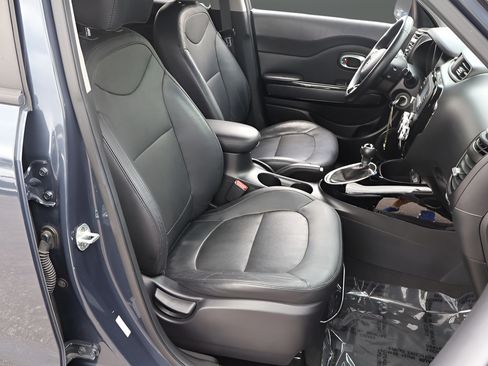 Used 2016 Kia Soul ! FWD image 18