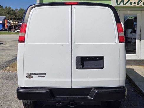 Used 2016 Chevrolet Express 2500 image 7