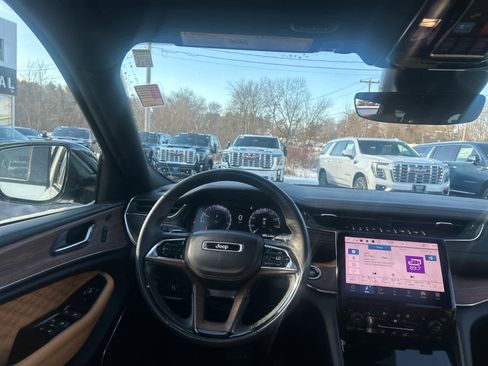 Used 2024 Jeep Grand Cherokee L Summit image 59