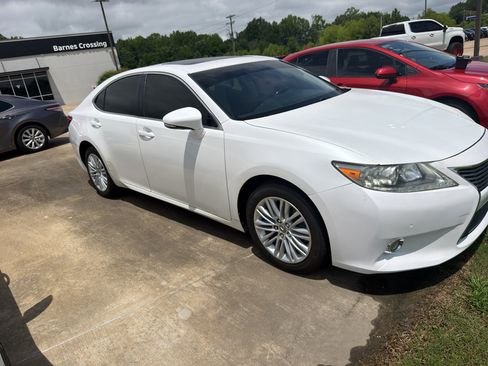 Used 2013 Lexus ES 350 w/ Luxury Pkg FWD image 3