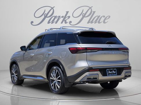 Used 2024 INFINITI QX60 Sensory w/ Cargo Package AWD/4WD image 3