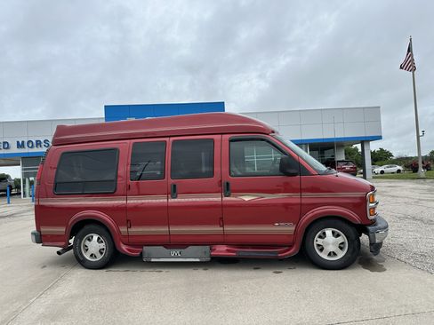 Used 1998 Chevrolet Express 1500 RWD image 2