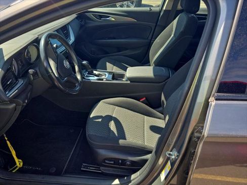 Used 2018 Buick Regal Preferred w/ Driver Confidence Package #1 FWD image 24