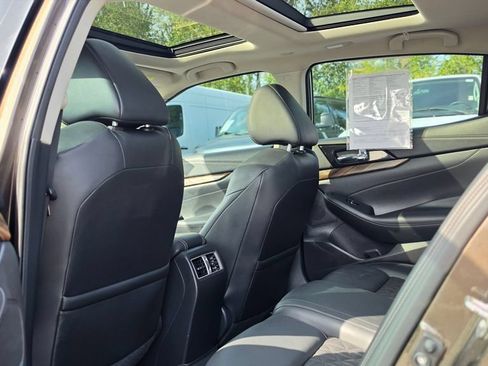 Used 2016 Nissan Maxima Platinum FWD image 21