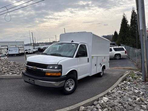 New 2025 Chevrolet Express 3500 w/ Power Convenience Package RWD image 7