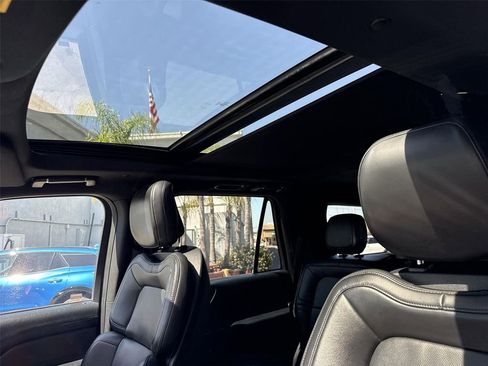 Used 2024 Lincoln Navigator Premiere image 17