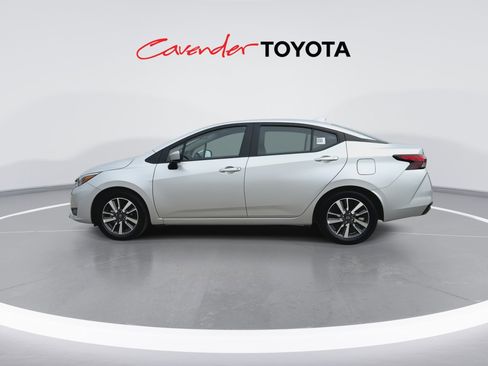Used 2025 Nissan Versa SV FWD image 5