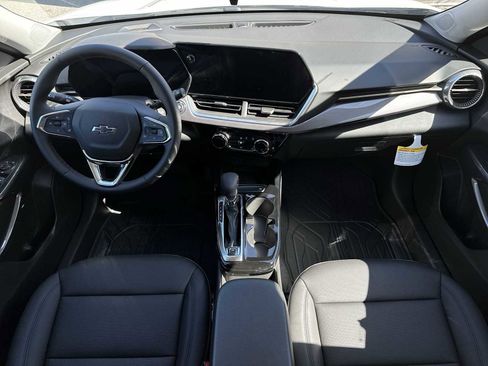 New 2026 Chevrolet Trax ACTIV w/ Sunroof Package FWD image 14