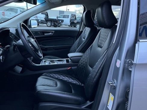 Used 2024 Ford Edge Titanium image 27